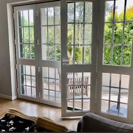 Sunshine House Willa Віавіа